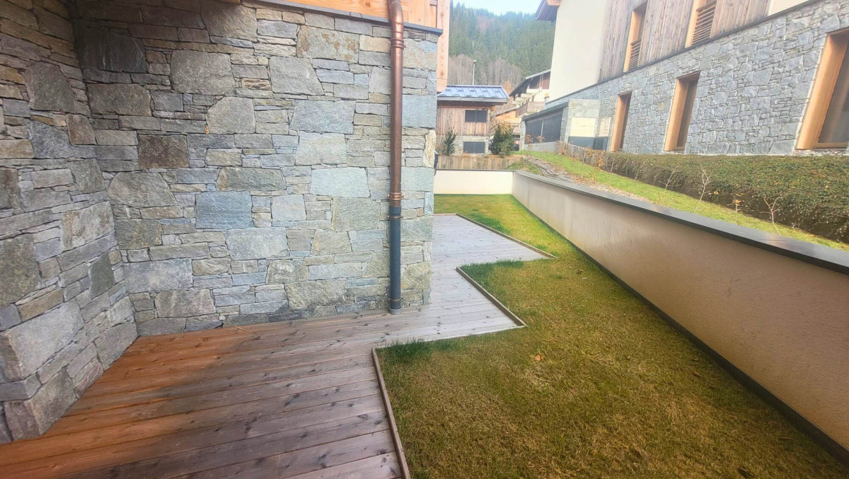 _lv_images__lot_0000000298_13_18927607