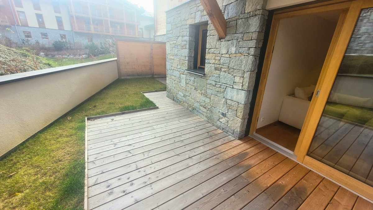 _lv_images__lot_0000000298_15_18927609