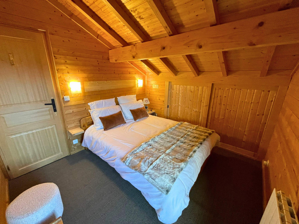 _lv_images__lot_0000000299_10_18792799