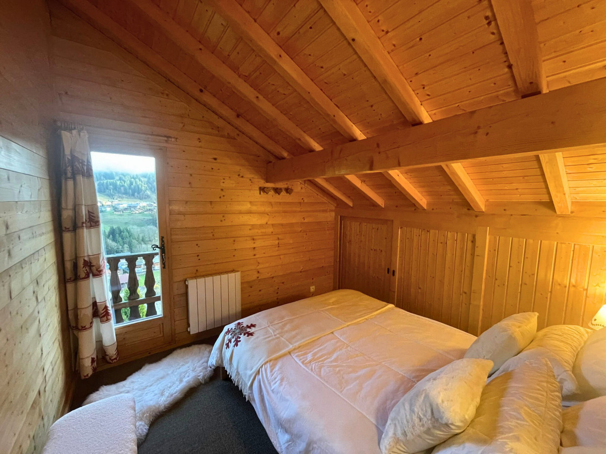 _lv_images__lot_0000000299_11_18792800