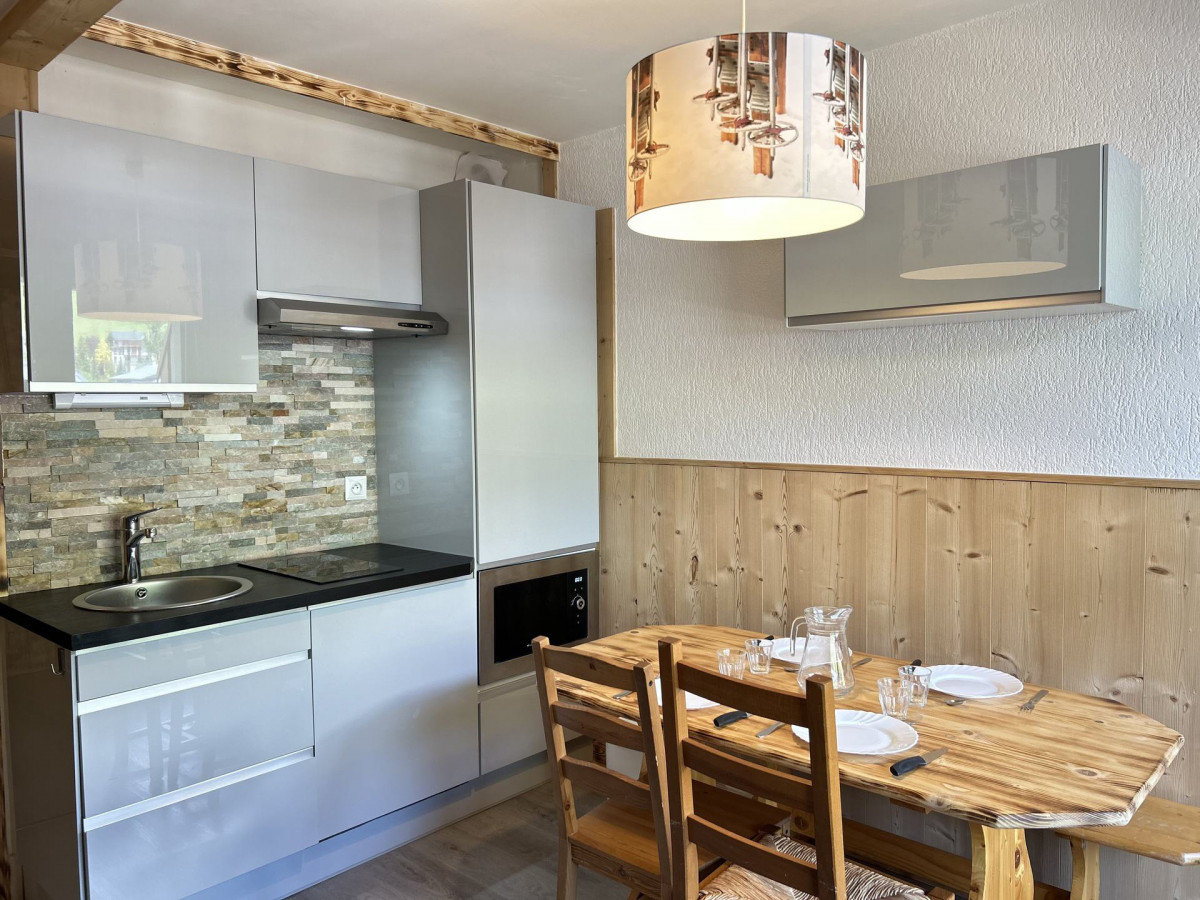 _lv_images__lot_0000010126_04_19362181