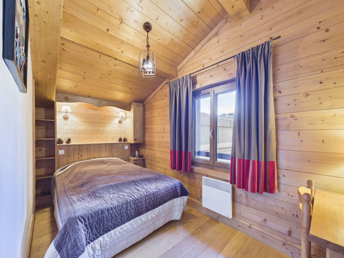 _lv_images__lot_0000320501_13_19379401