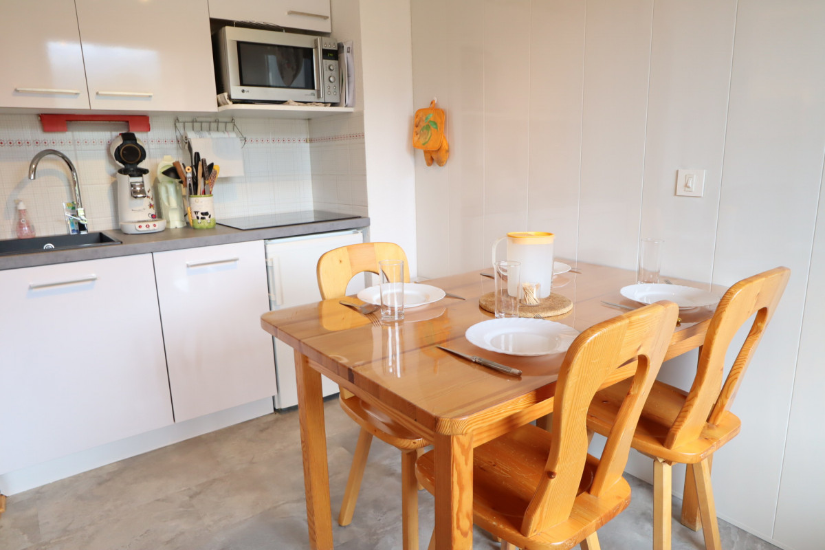 _lv_images__lot_0000420143_02_17869320