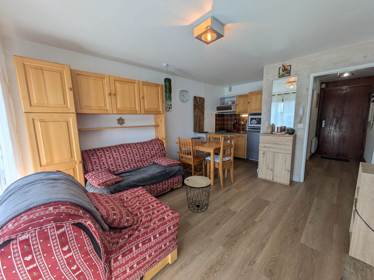 _lv_images__lot_0000460132_02_18795638