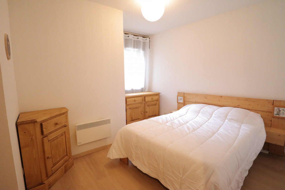 _lv_images__lot_0000550254_05_18795693