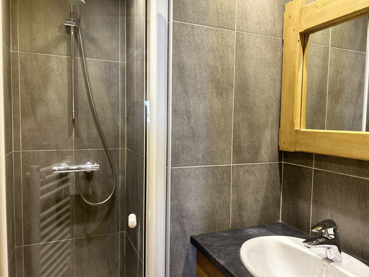 _lv_images__lot_0000650403_12_19361440