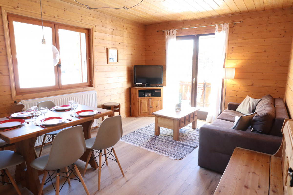 _lv_images__lot_0003850356_01_18486196