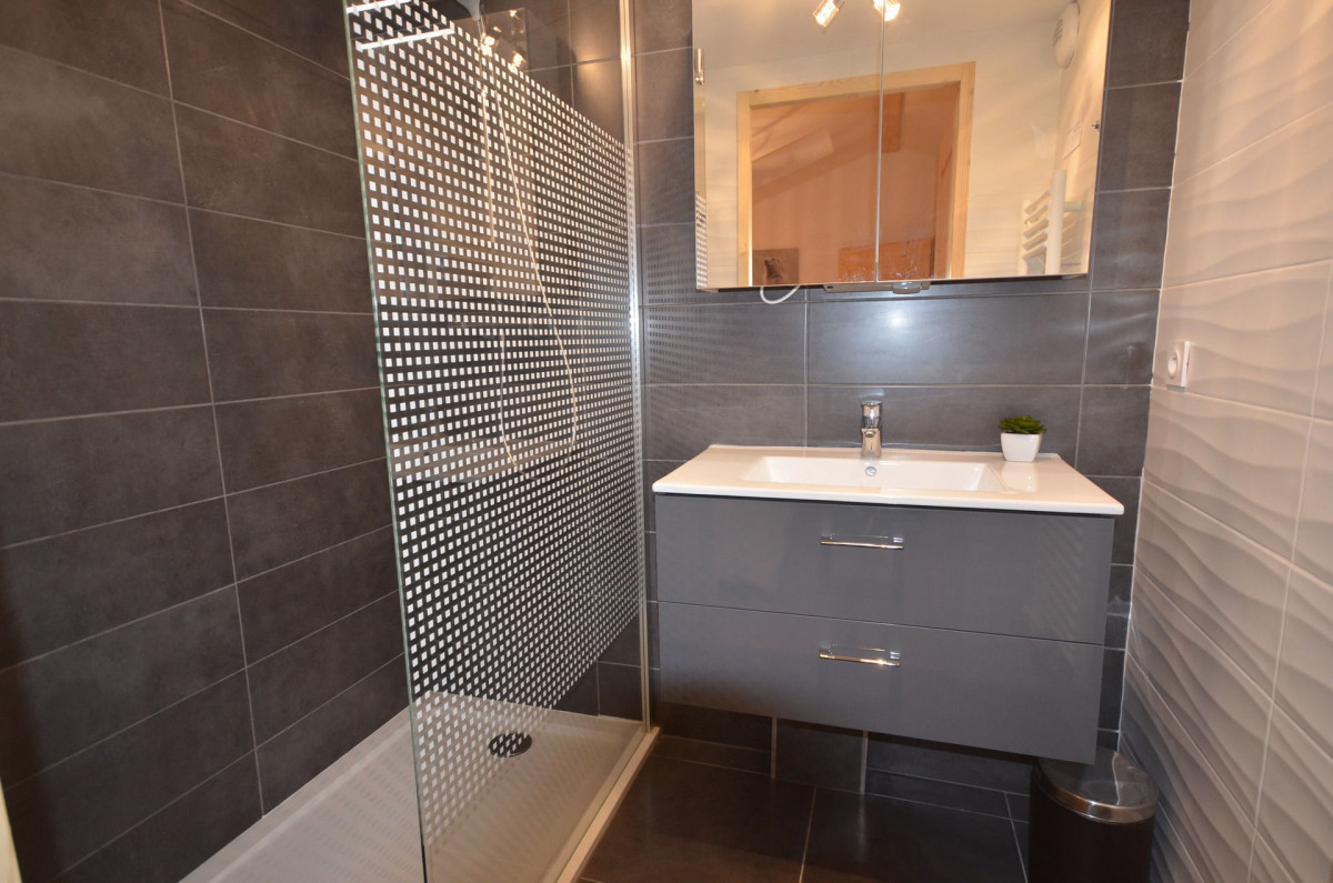 _lv_images__lot_0004230374_09_18930109