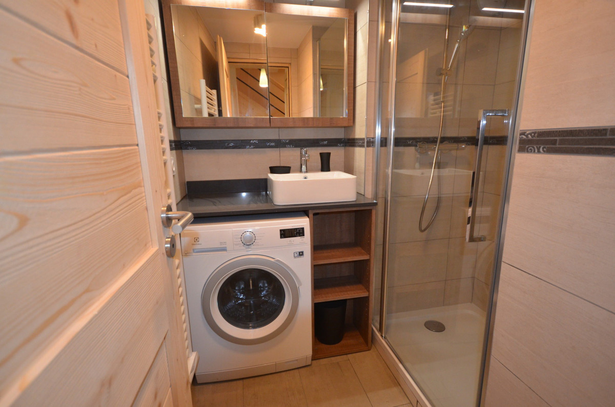 _lv_images__lot_0004230374_10_19362058