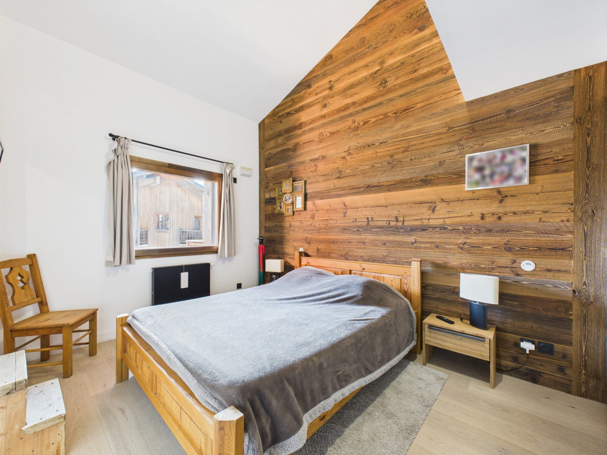 _lv_images__lot_0004230406_07_18135398