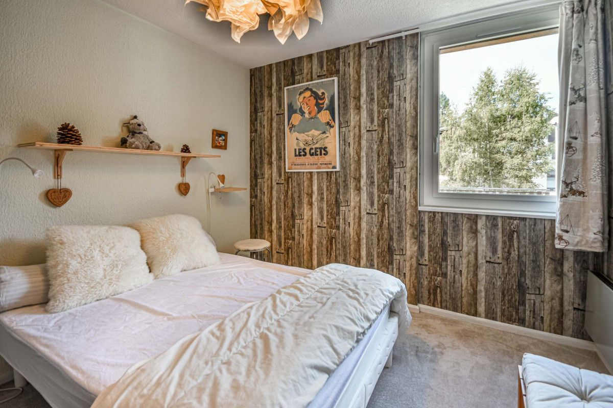 _lv_images__lot_0020392423_03_18925329