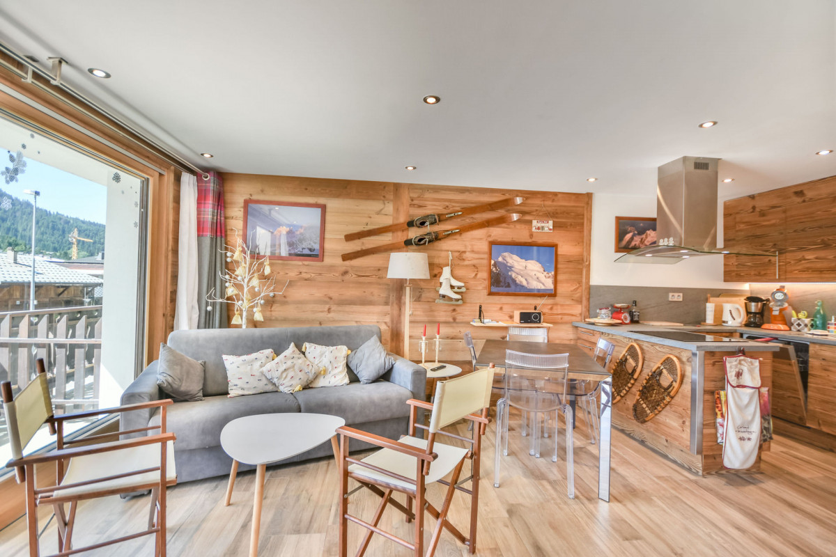 _lv_images__lot_0020392433_01_18038585