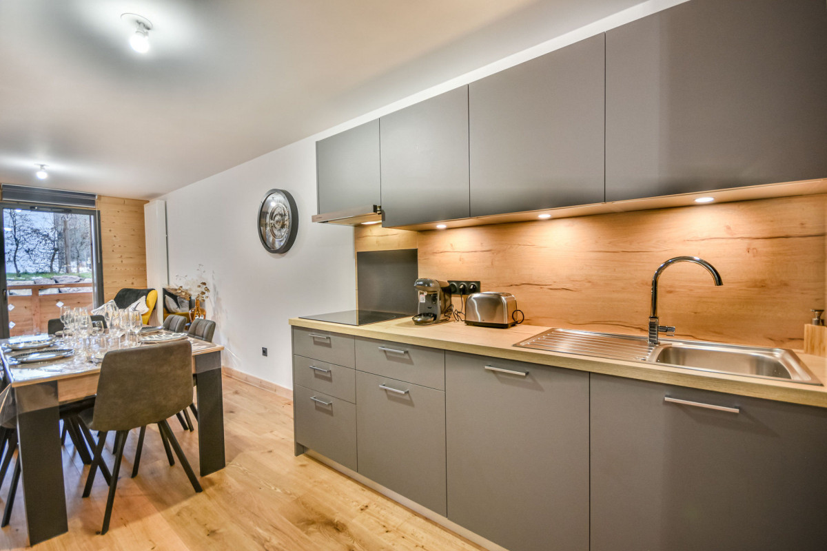 _lv_images__lot_0020392434_07_18472837