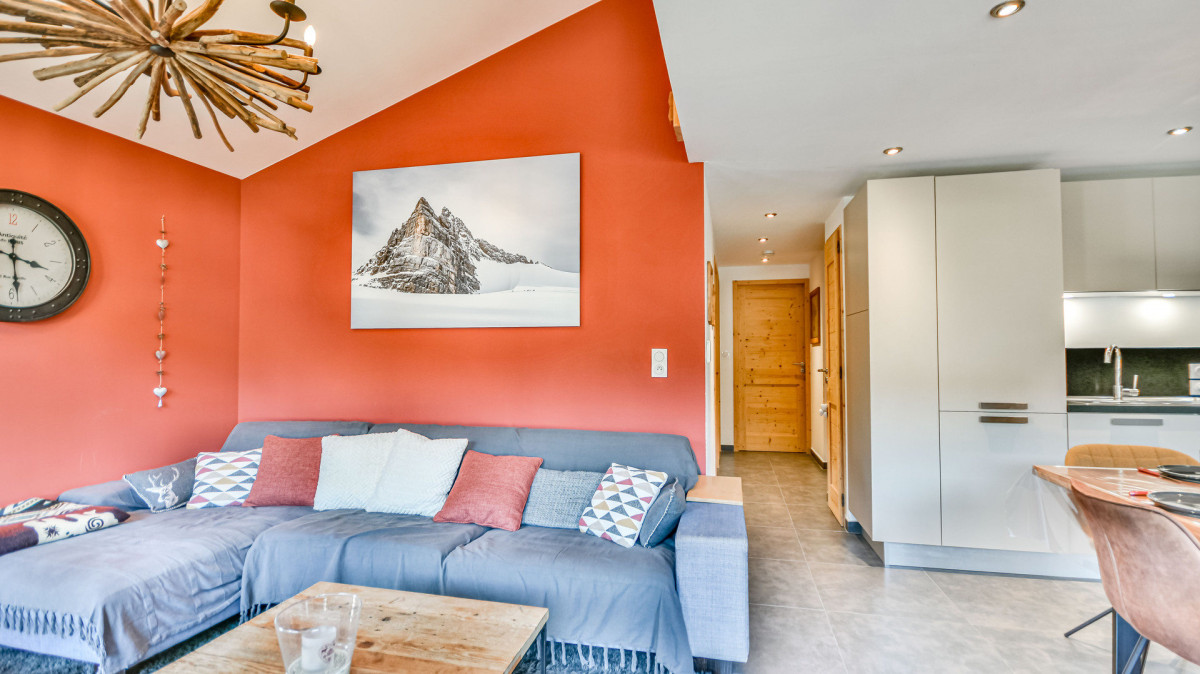 _lv_images__lot_0020392469_05_19213655