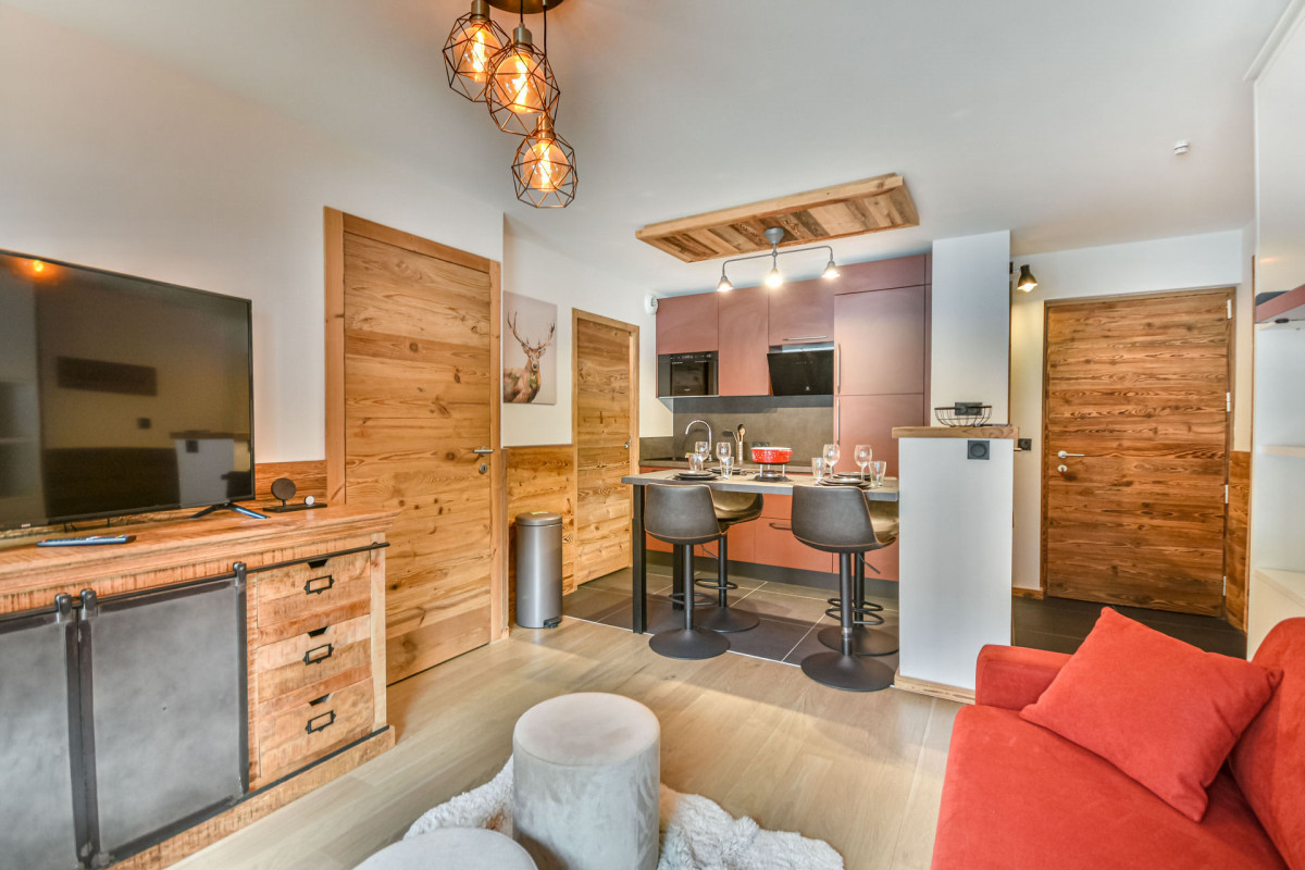 _lv_images__lot_0020392475_03_19215362