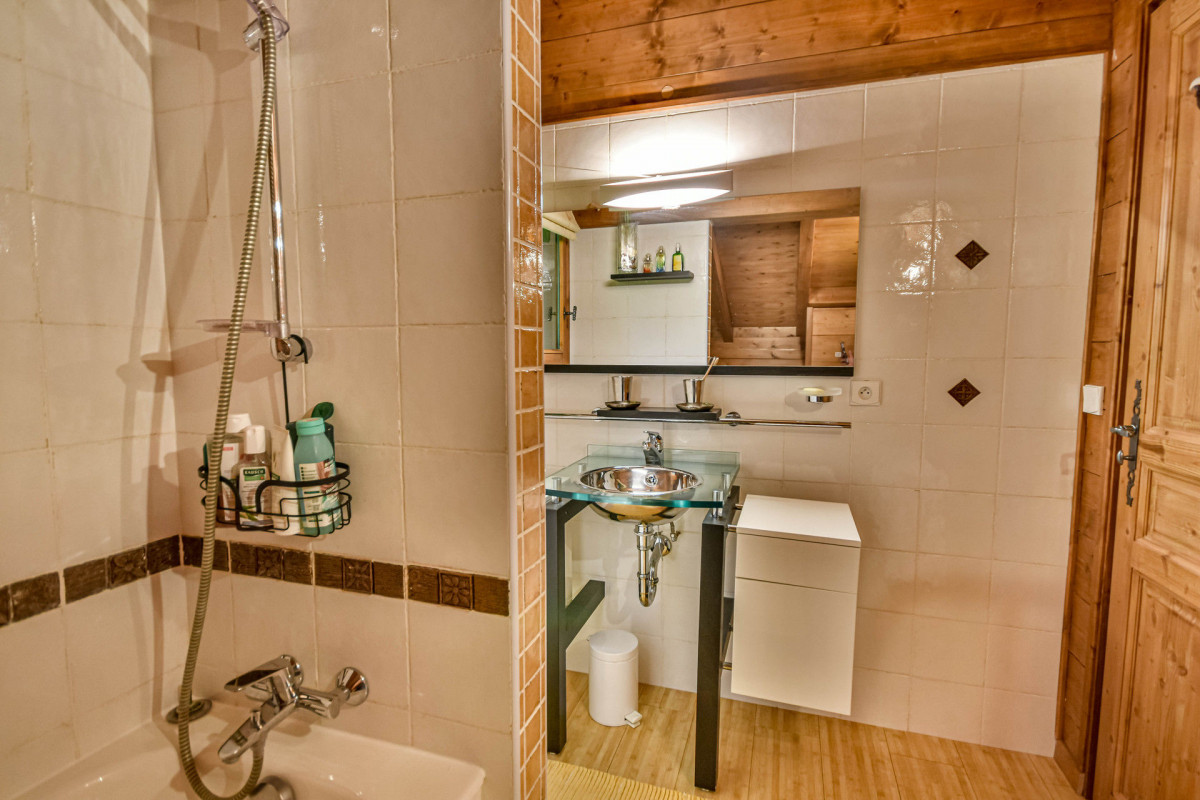 _lv_images__lot_0020392479_10_18368166