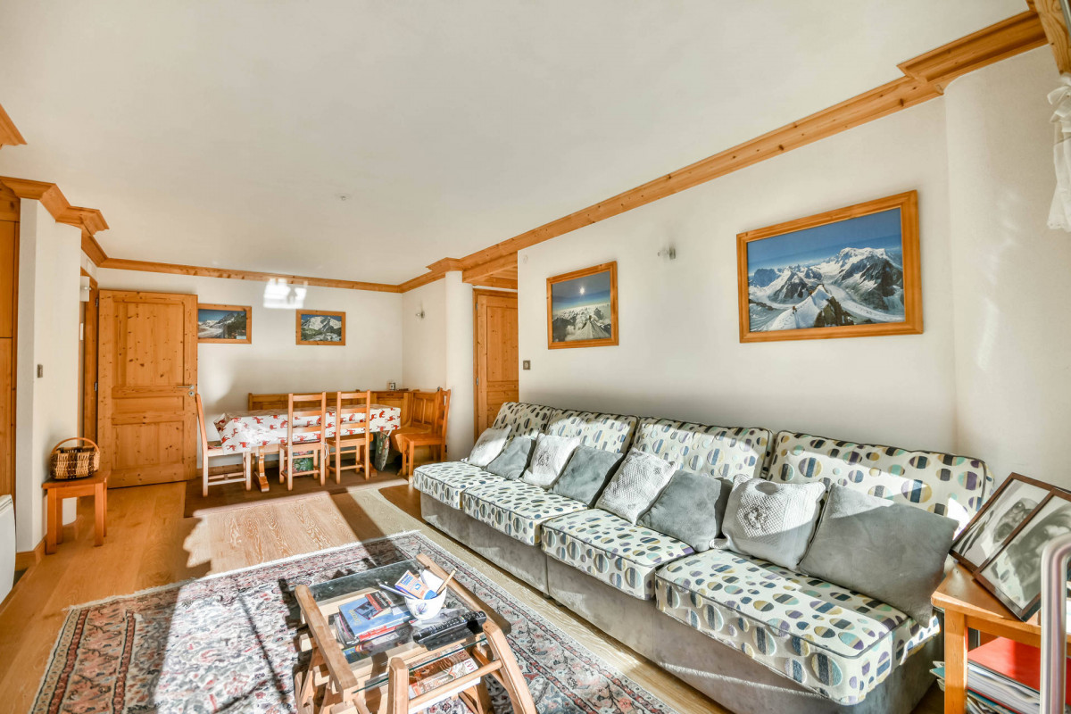 _lv_images__lot_0020392484_01_18781736