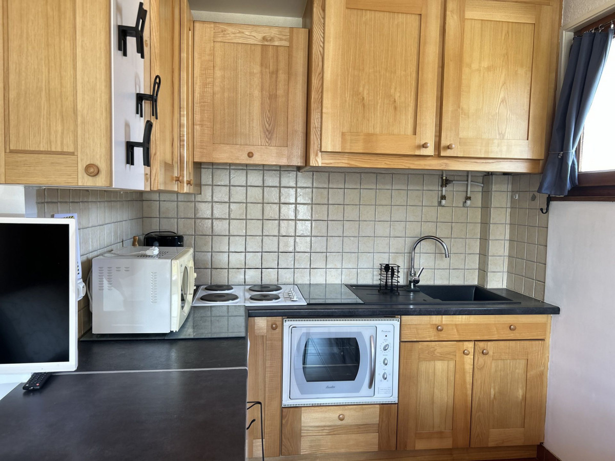 _lv_images__lot_0109021890_03_18786090