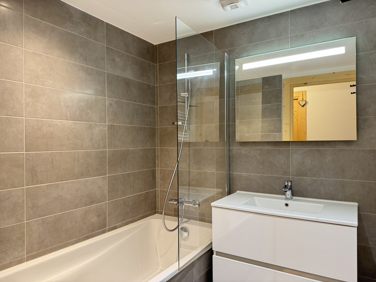 _lv_images__lot_0109021931_12_16770880