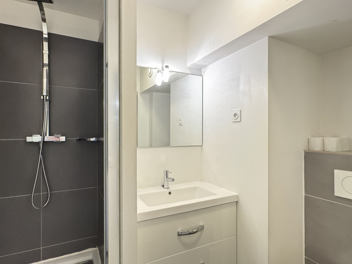 _lv_images__lot_0109022012_08_18795485