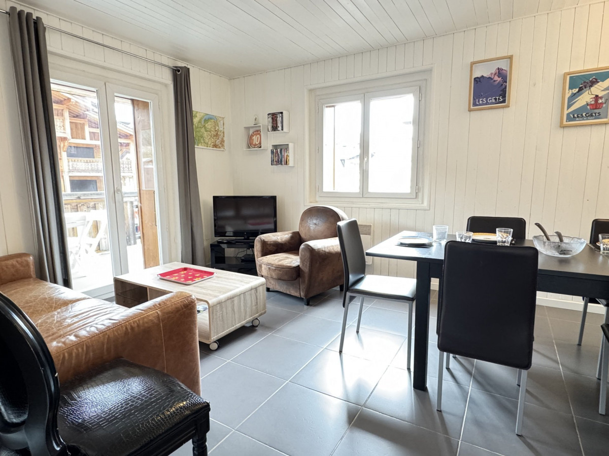 _lv_images__lot_0109022012_12_18795489