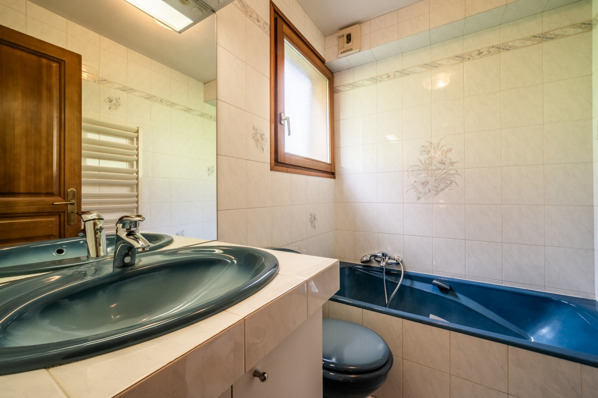 Amaryllis-1-salle-de-bain-location-appartement-chalet-Les-Gets