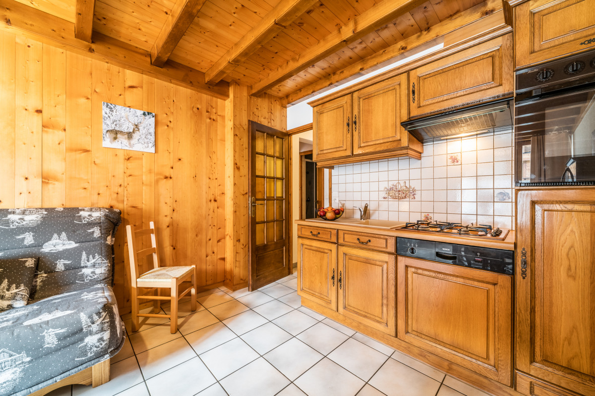 Amaryllis-10-cuisine-appartement-chalet-Les-Gets