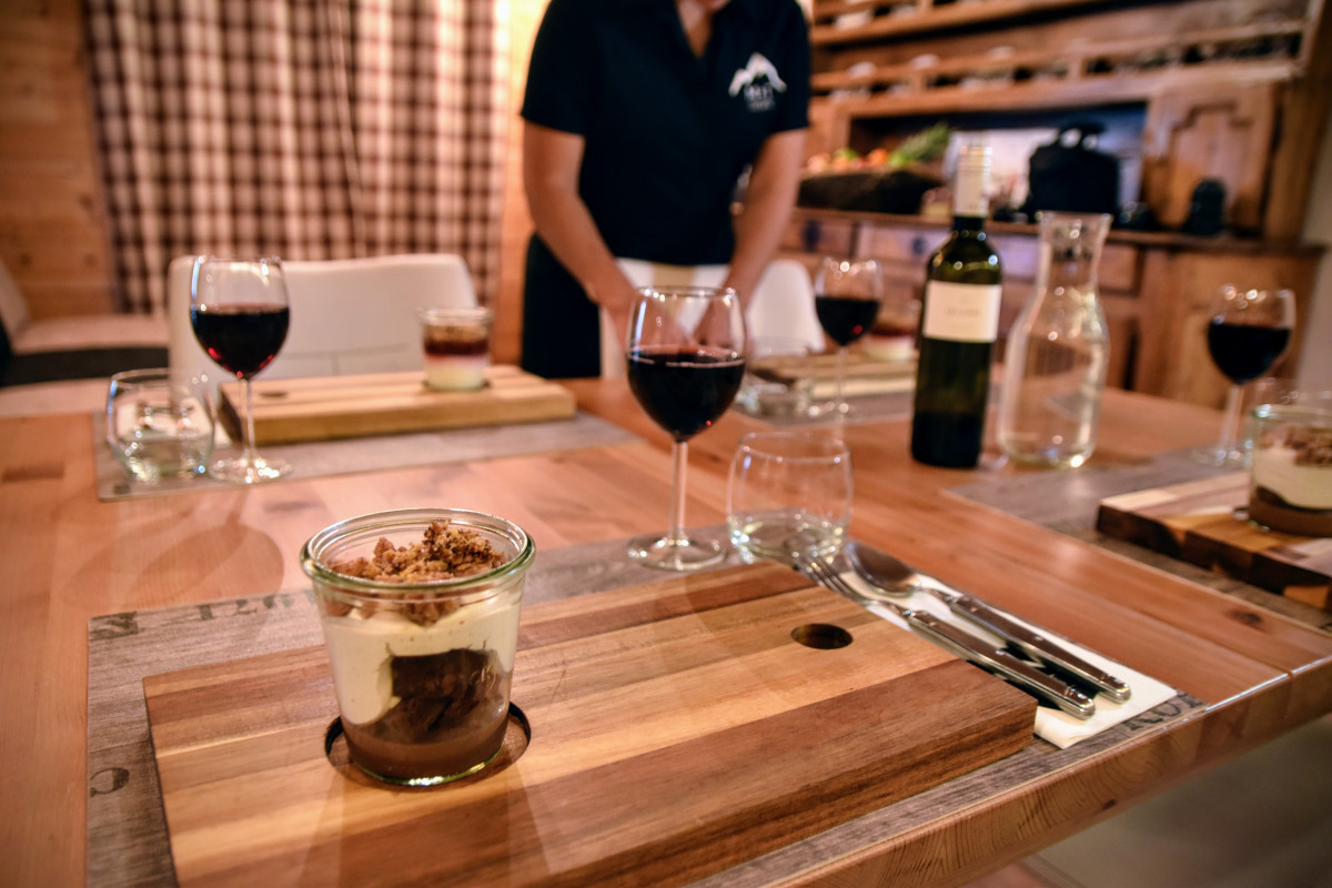 appartement-des-pistes-table-decoration-details-location-appartement-chalet-Les-Gets appartement-des-pistes-table-decoration-details-location-appartement-chalet-Les-Gets