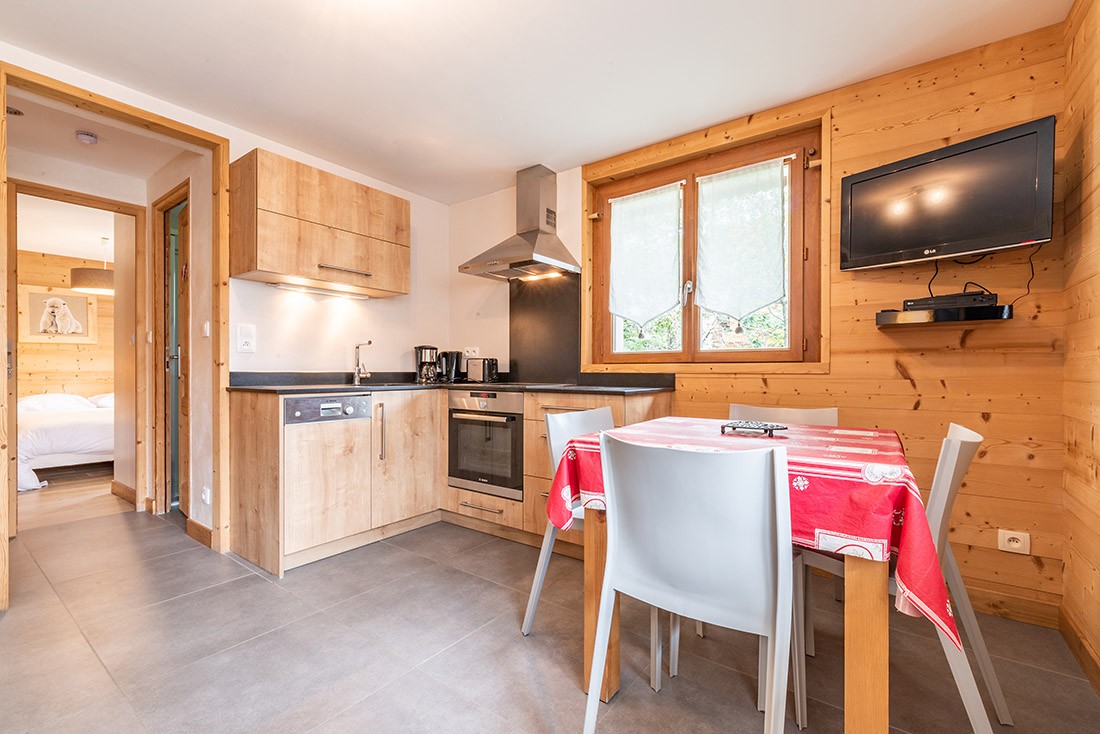 Aulnaie-1-sejour-cuisine-location-appartement-chalet-Les-Gets