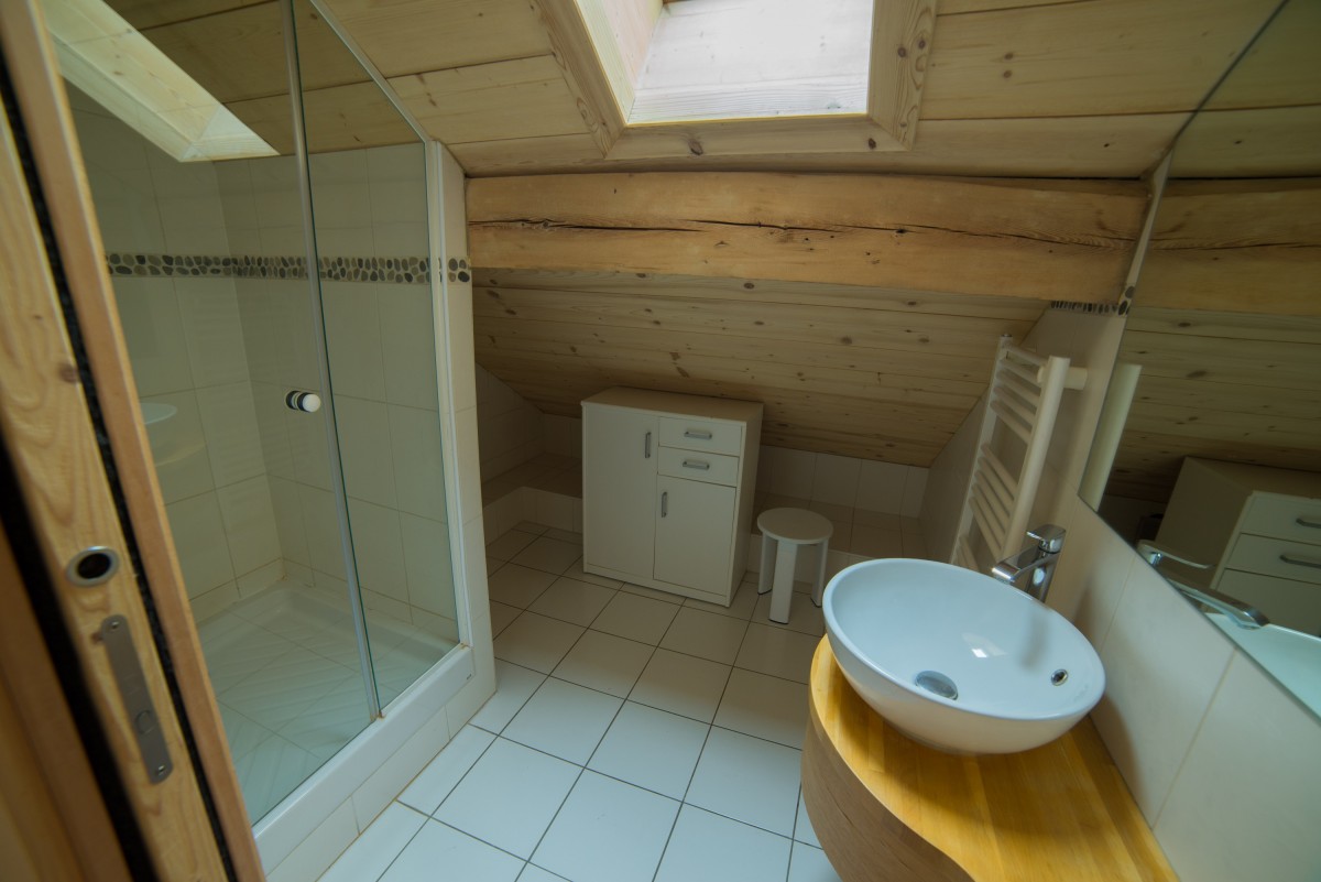 Azalees-7-salle-de-bain1-location-appartement-chalet-Les-Gets