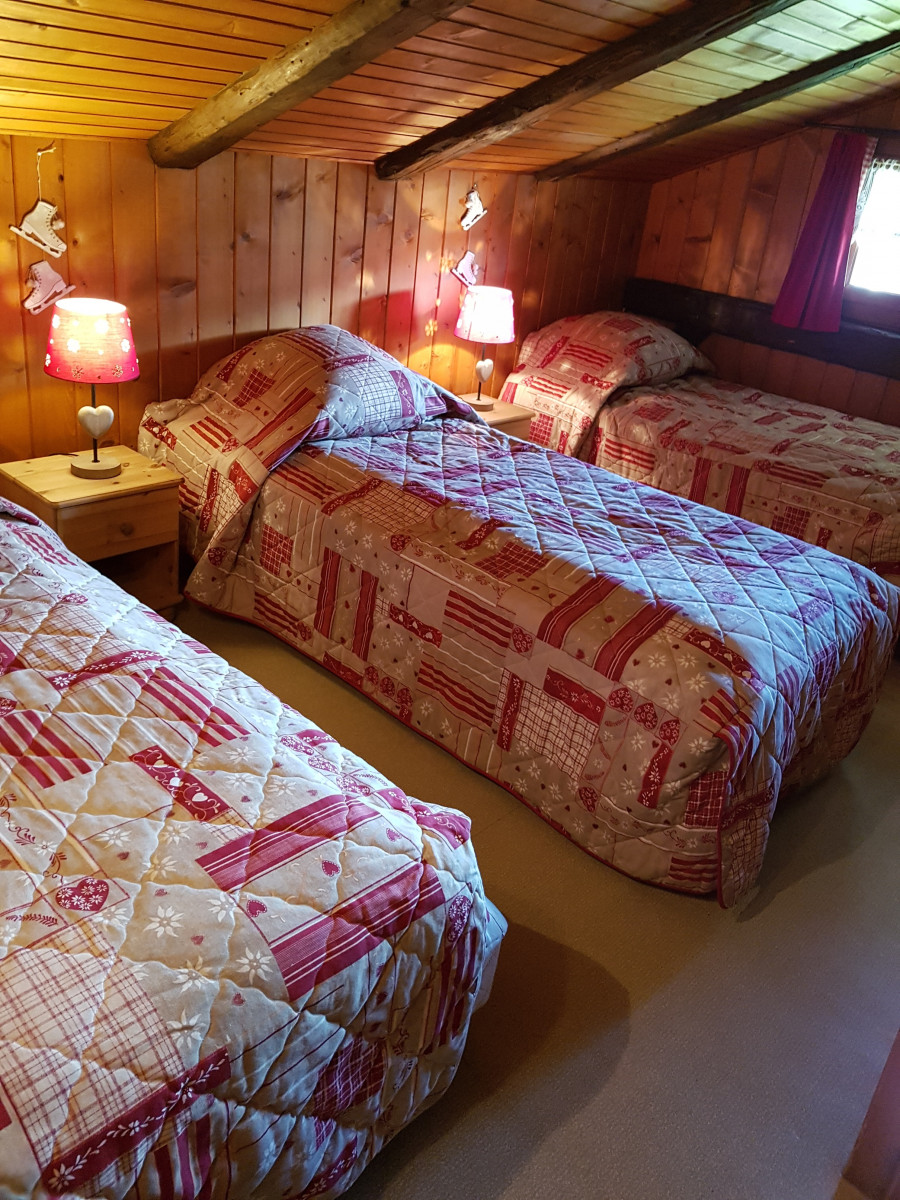 benevy-chambre-lits-simples-location-appartement-chalet-Les-Gets