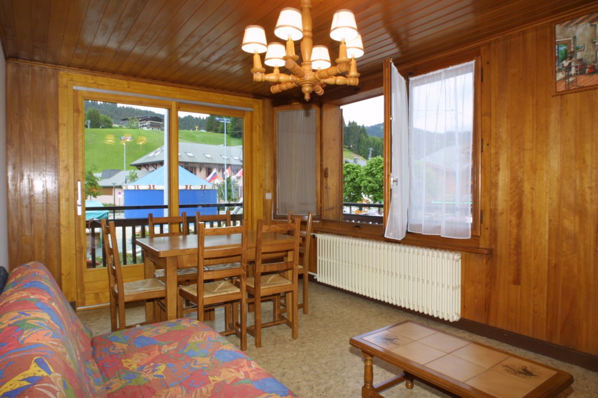 Bleuets-1-salon-location-appartement-chalet-Les-Gets