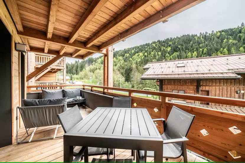 cairn-harmony-dolmen-balcon-location-chalet-appartement-les-gets-14327386-14355395