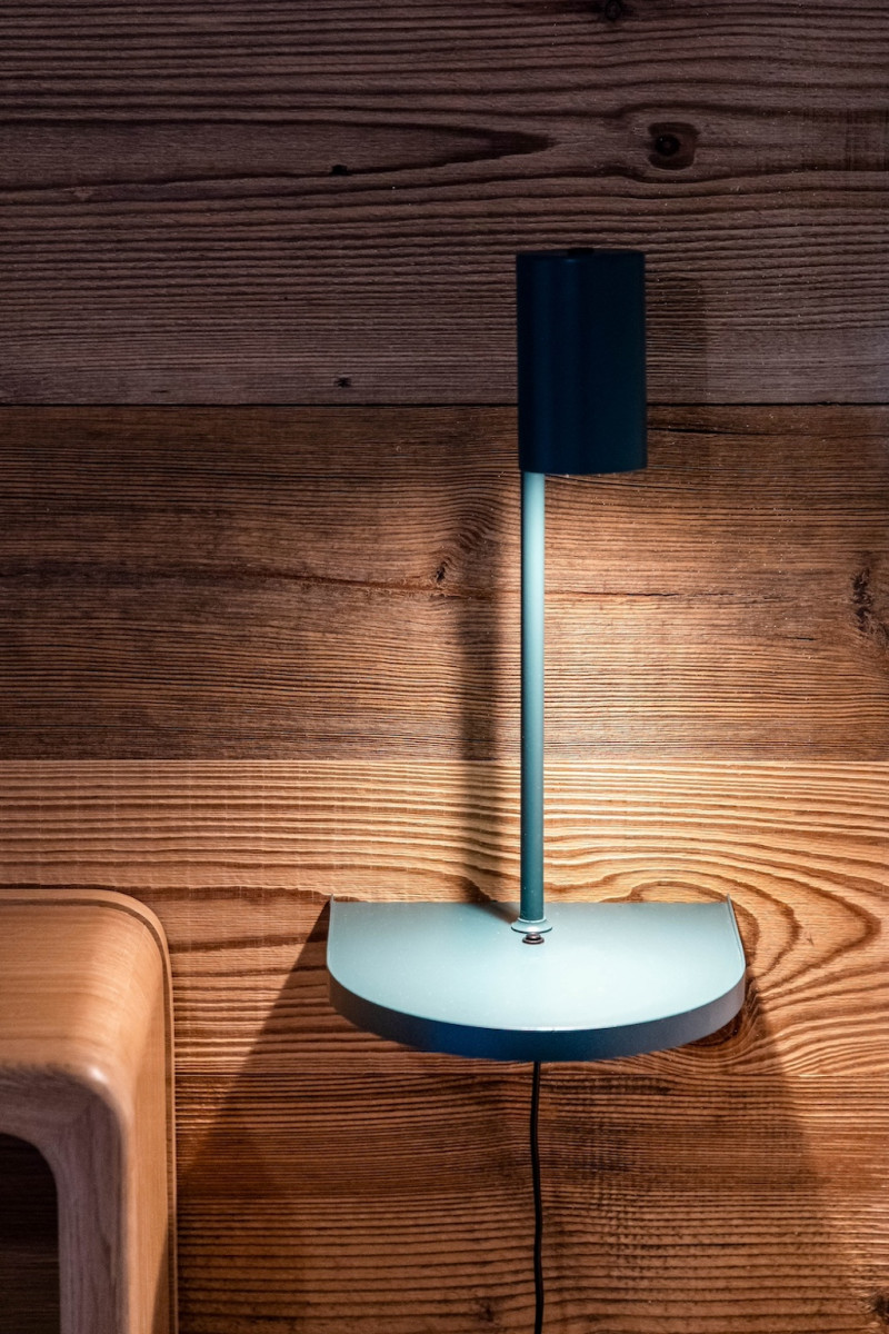 Carmine-Lodge-Marie-des-neiges-lampe-location-appartement-chalet-Les-Gets