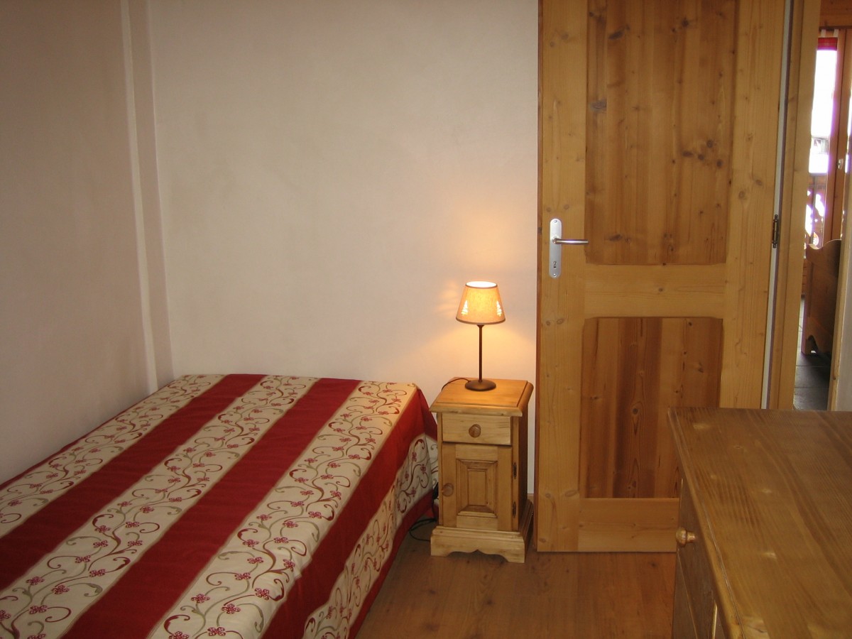 Carry-3-chambre1-location-appartement-chalet-Les-Gets