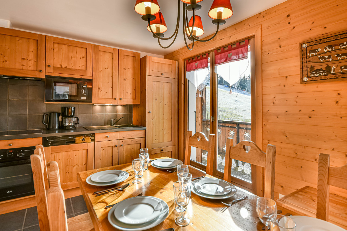 Carry-3-cuisine-salon-location-appartement-chalet-Les-Gets