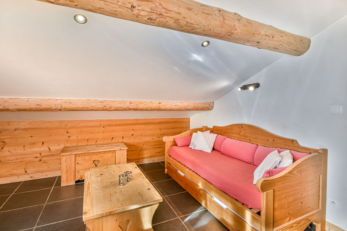 Carry-5-salon-location-appartement-chalet-Les-Gets