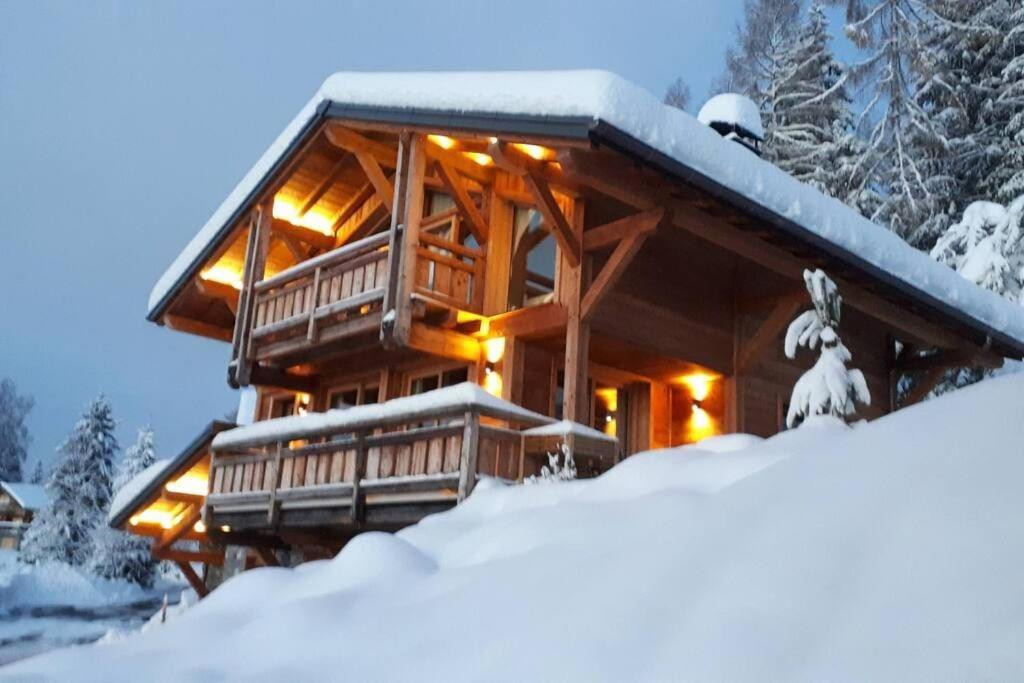 Chalet-Aramis-exterieur-hiver-location-appartement-chalet-Les-Gets