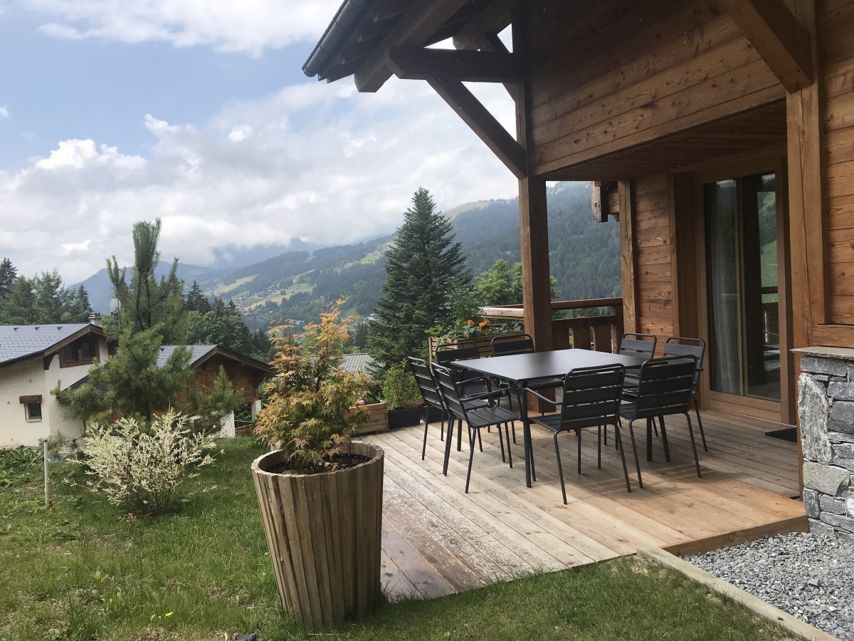 Chalet-Aramis-terrasse-location-appartement-chalet-Les-Gets