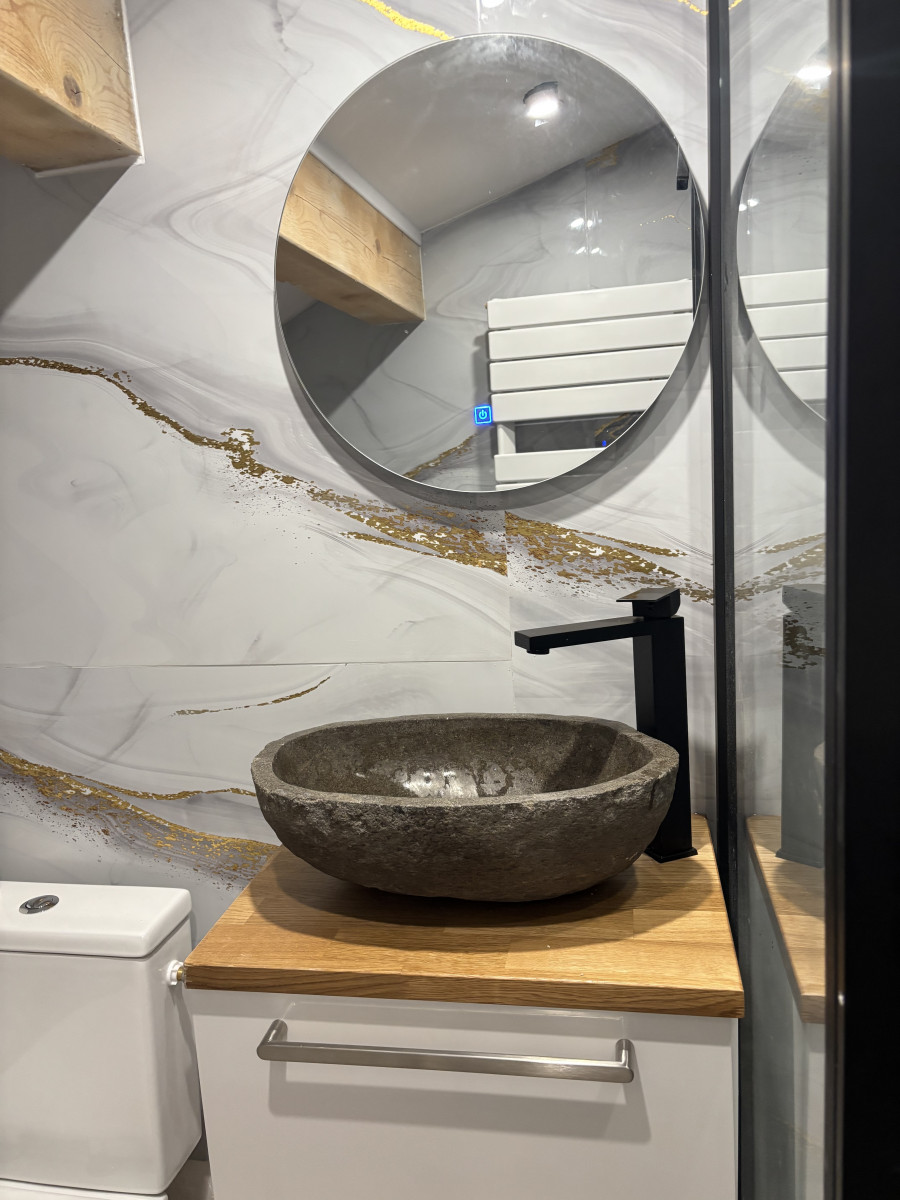chalet-de-l-arbalou-salle-de-bain-douche-location-appartement-chalet-Les-Gets
