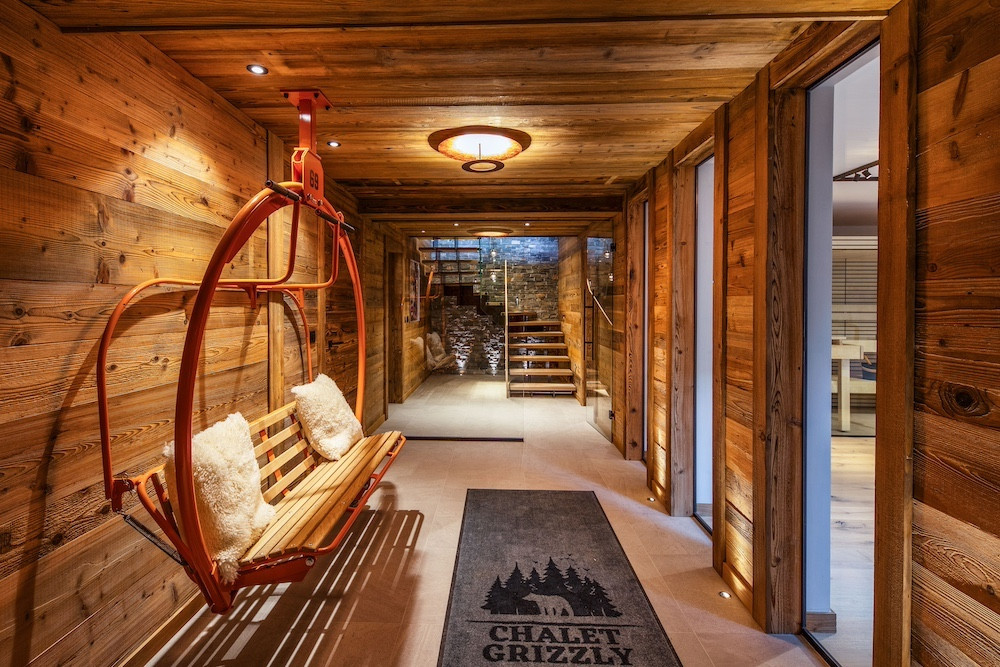 Chalet-Grizzly-3-couloir-deco-location-appartement-chalet-Les-Gets