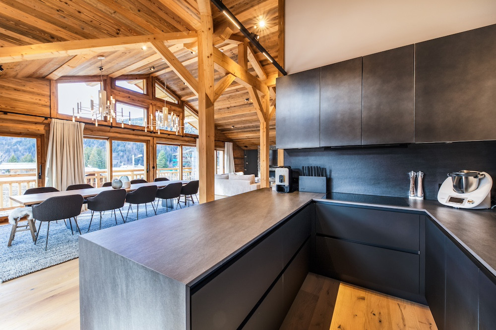 Chalet-Grizzly-3-cuisine-salle-a-manger-location-appartement-chalet-Les-Gets