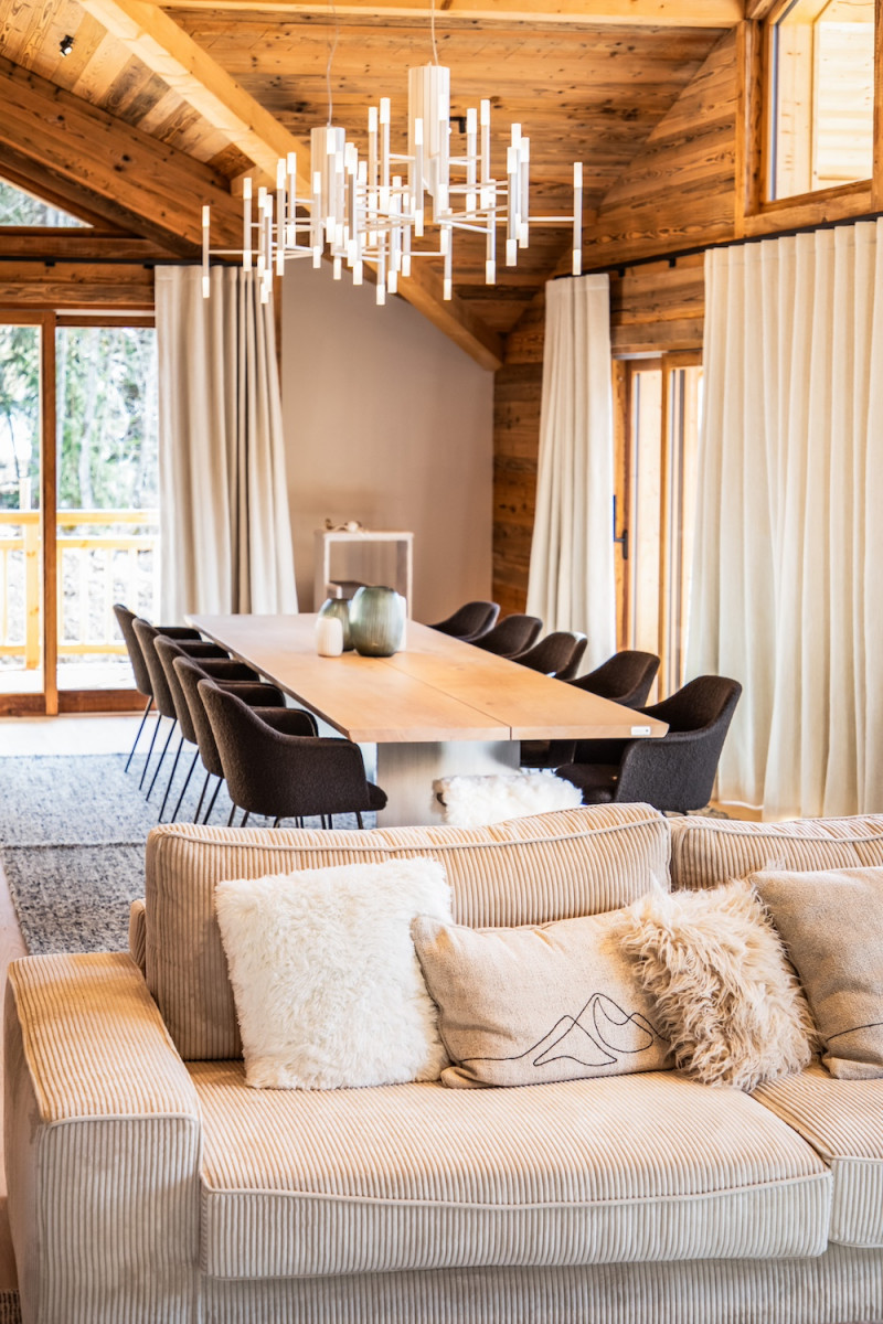 Chalet-Grizzly-3-salle-a-manger-salon-location-appartement-chalet-Les-Gets