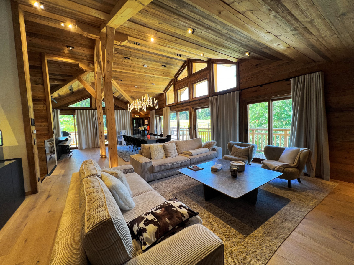 Chalet-Grizzly-3-salon-salle-a-manger-location-appartement-chalet-Les-Gets