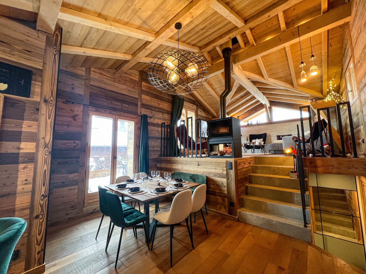 chalet-lumikki-salle-a-manger-salon-location-appartement-chalet-Les-Gets