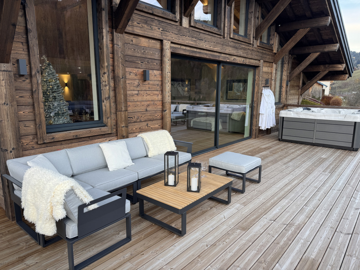 Chalet-Magy-1-terrasse-jacuzzi-location-appartement-chalet-Les-Gets