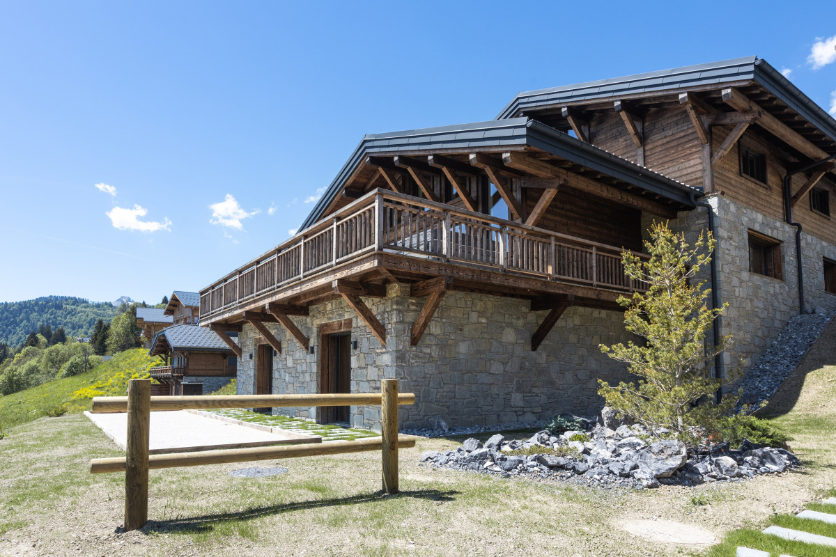 Chalet-Magy-3-vue-batiment-exterieur-terrain-location-appartement-chalet-Les-Gets Chalet-Magy-3-vue-batiment-exterieur-terrain-location-appartement-chalet-Les-Gets