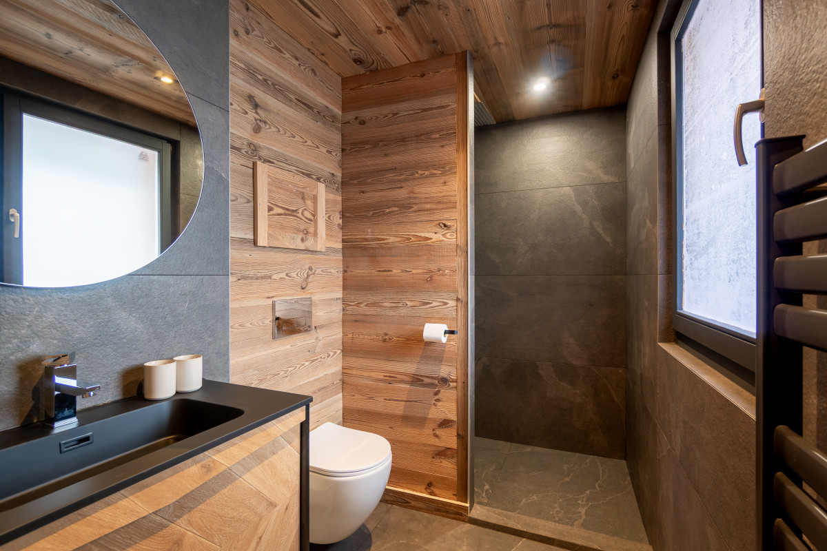 Chalet-Monet-salle-de-bain-douche-location-chalet-appartement-Les-Gets