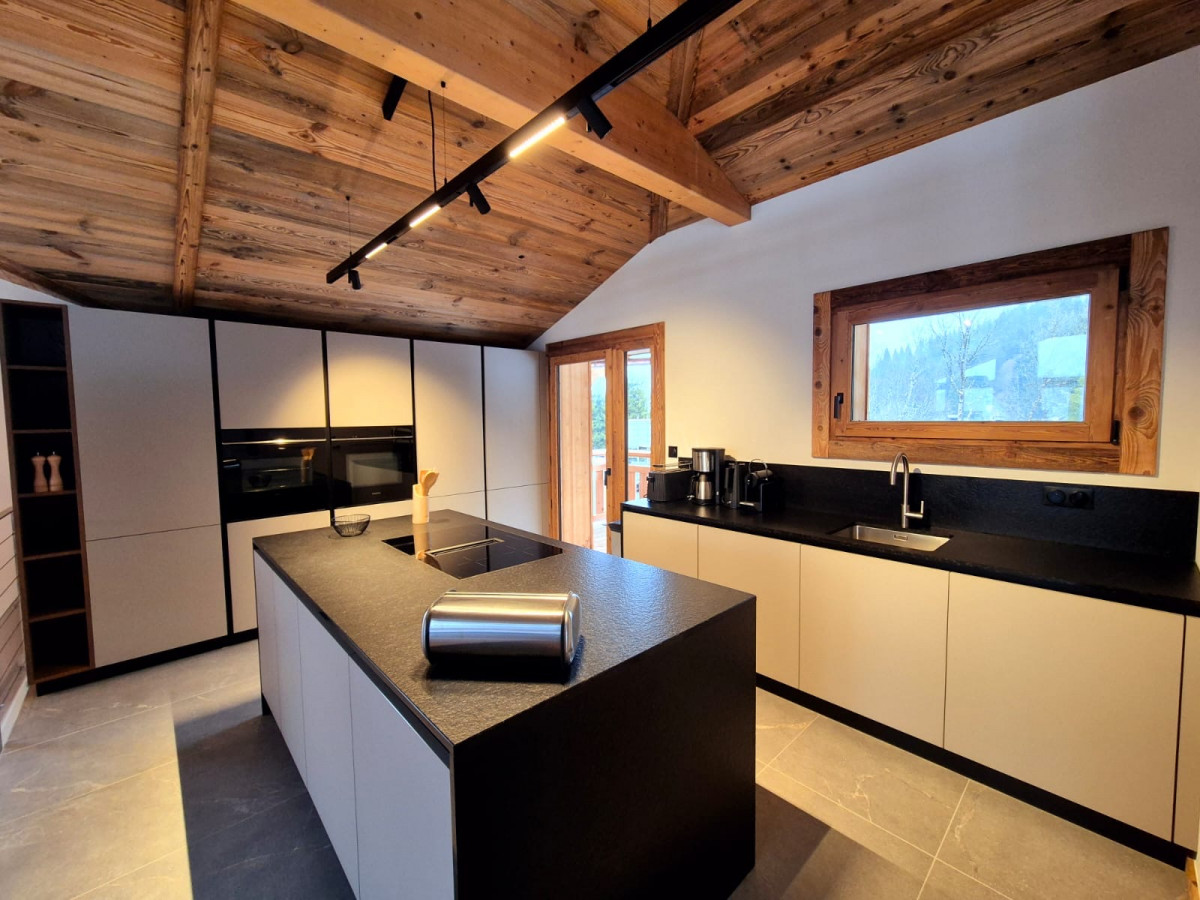 Chalet-oakwood-cuisine-appartement-chalet-Les-Gets
