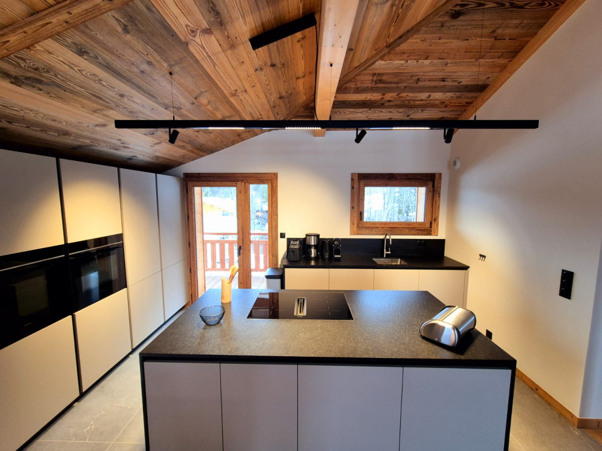 Chalet-oakwood-cuisine-appartement-chalet-Les-Gets